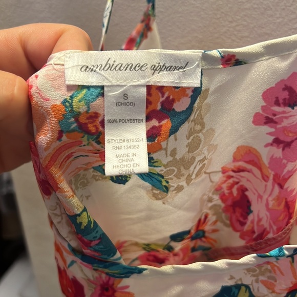 Floral crop top - open back - Picture 3 of 5